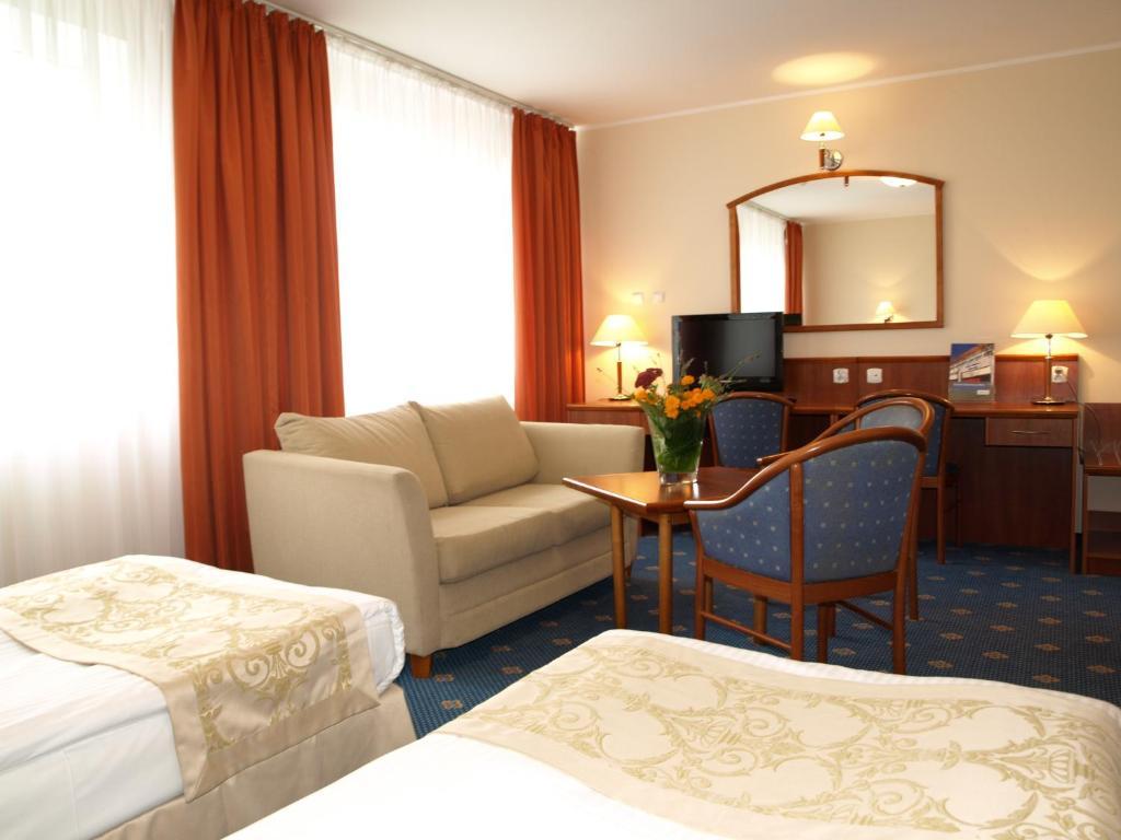 Osrodek Wypoczynkowo - Szkoleniowy Allianz Hotel Rynia ห้อง รูปภาพ